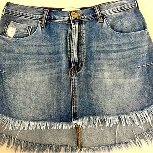 One Teaspoon Vanguard Fringed Denim Mini
Sz 29
Worn once